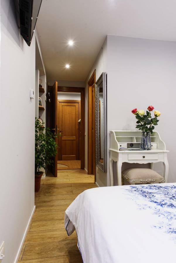 Lora Center Room, Parking Como Luaran gambar